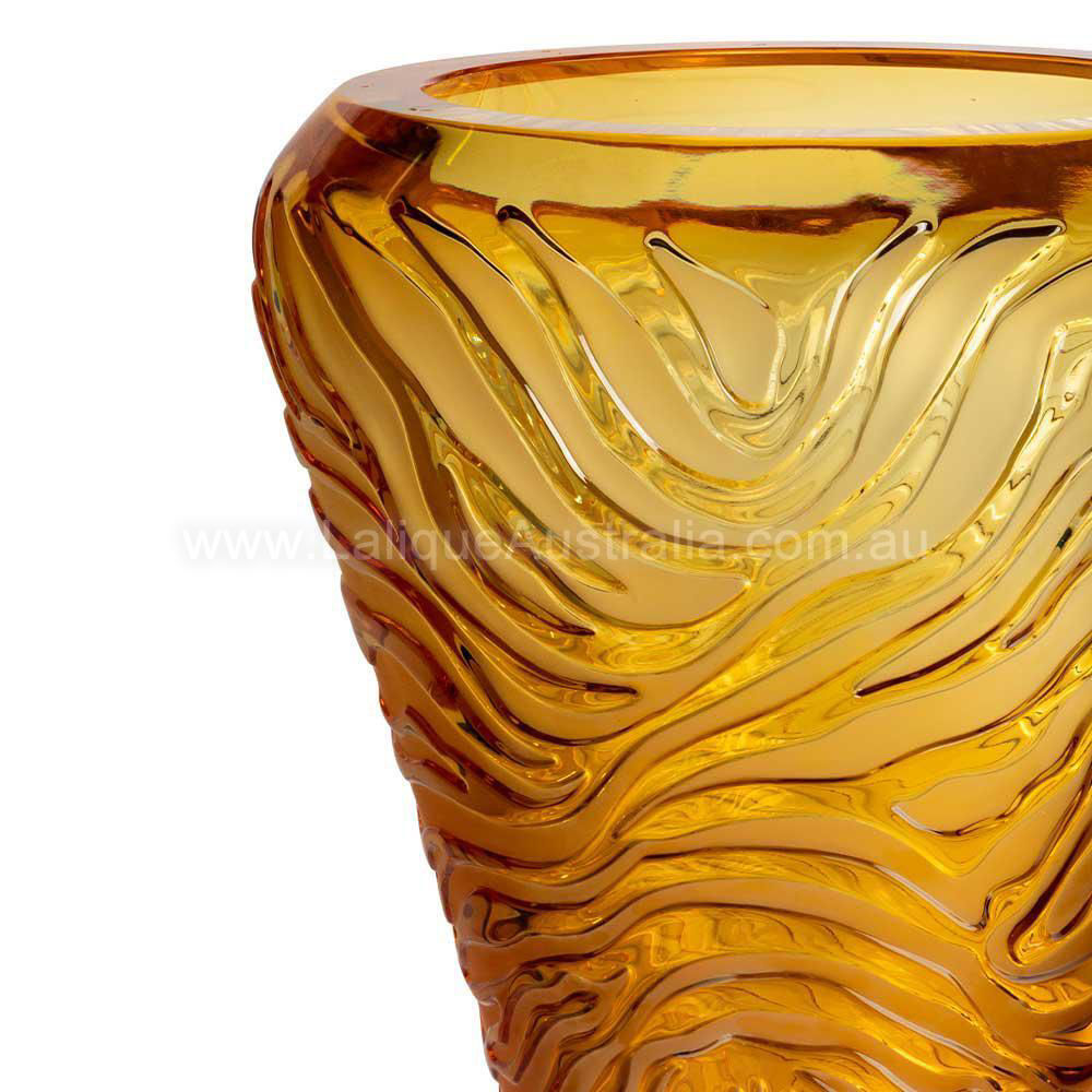 Lalique Australia. TIGRE VASE AMBER (AMBER)